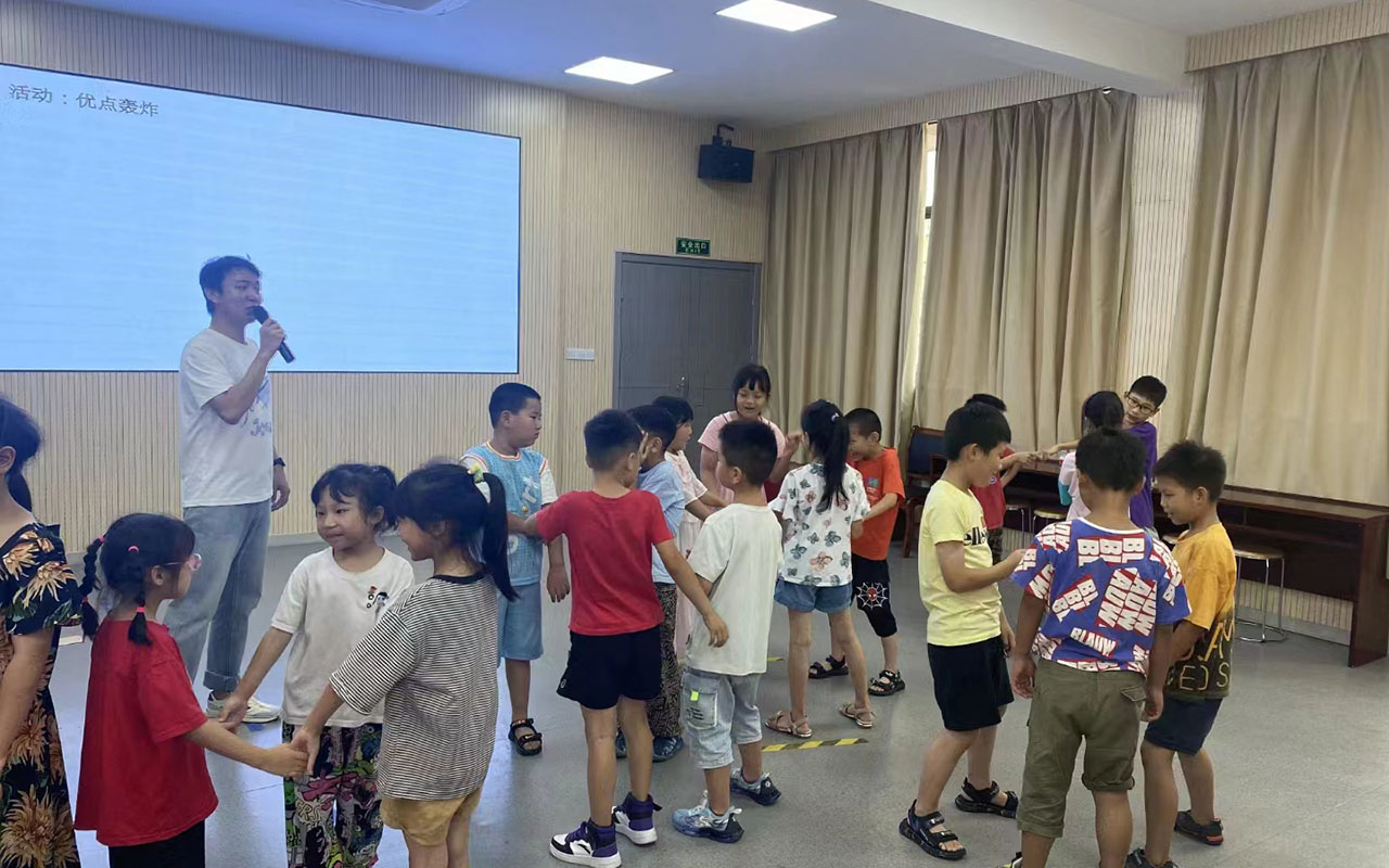 颍上龙观乡中心学校